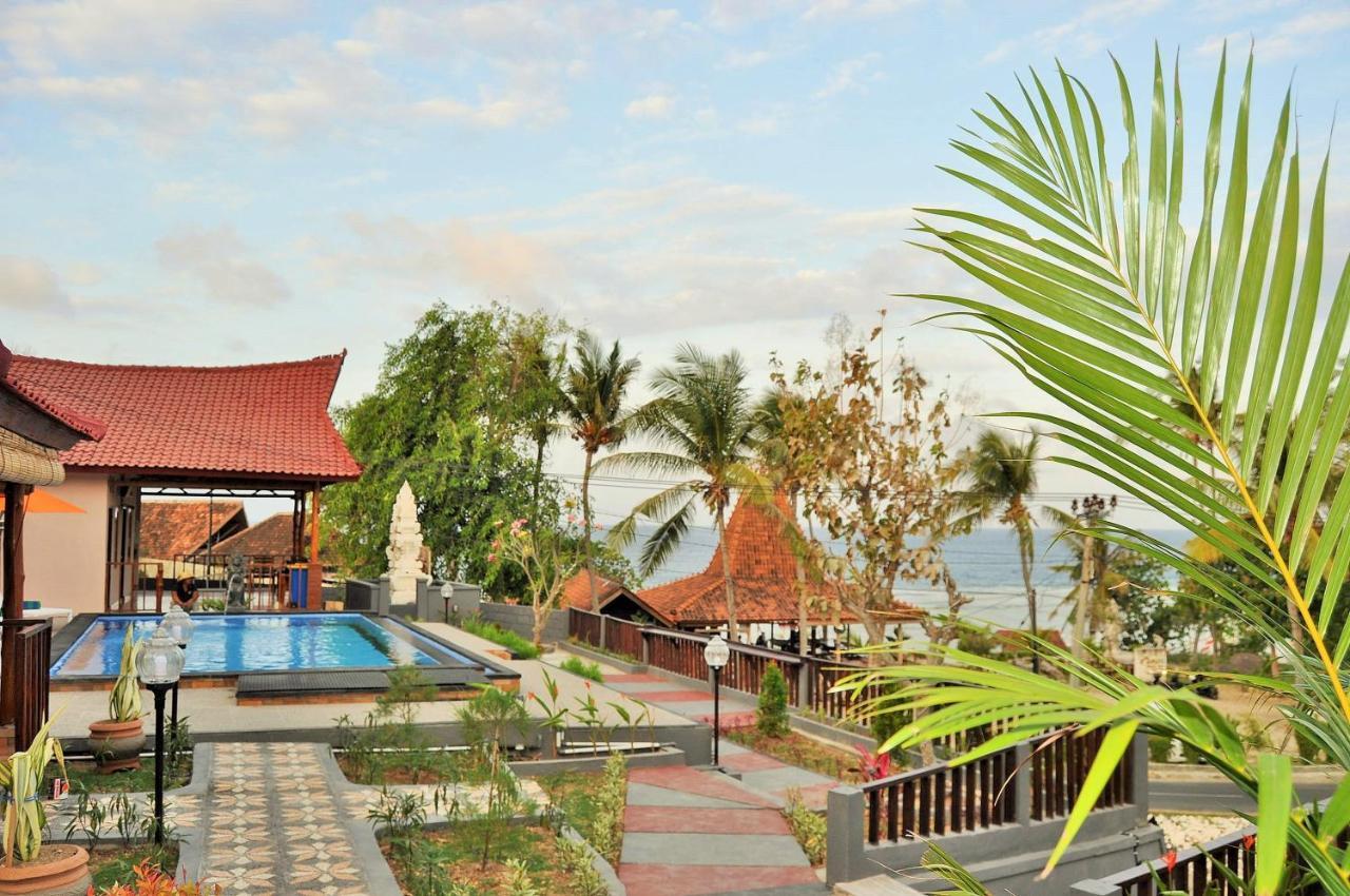 Surya Chandra Beach Bungalow Batununggul Eksteriør bilde